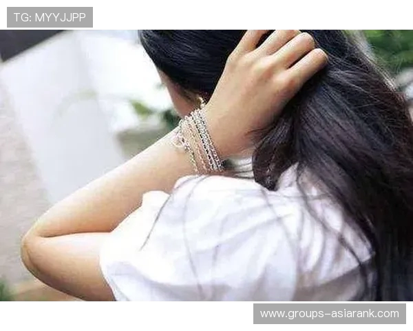 多次邀请女朋友一起打游戏被拒绝，我该如何调整策略让她愿意尝试一起玩游戏